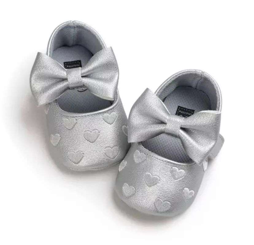Zapatos plateados