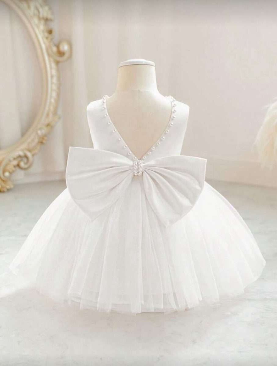 Vestido blanco con perlas