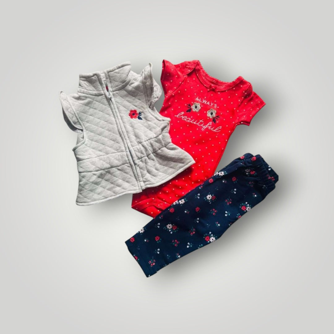 Conjunto de 3 piezas Baby Lu para bebé niña con chaleco acolchado gris, body rojo y pantalón azul con flores