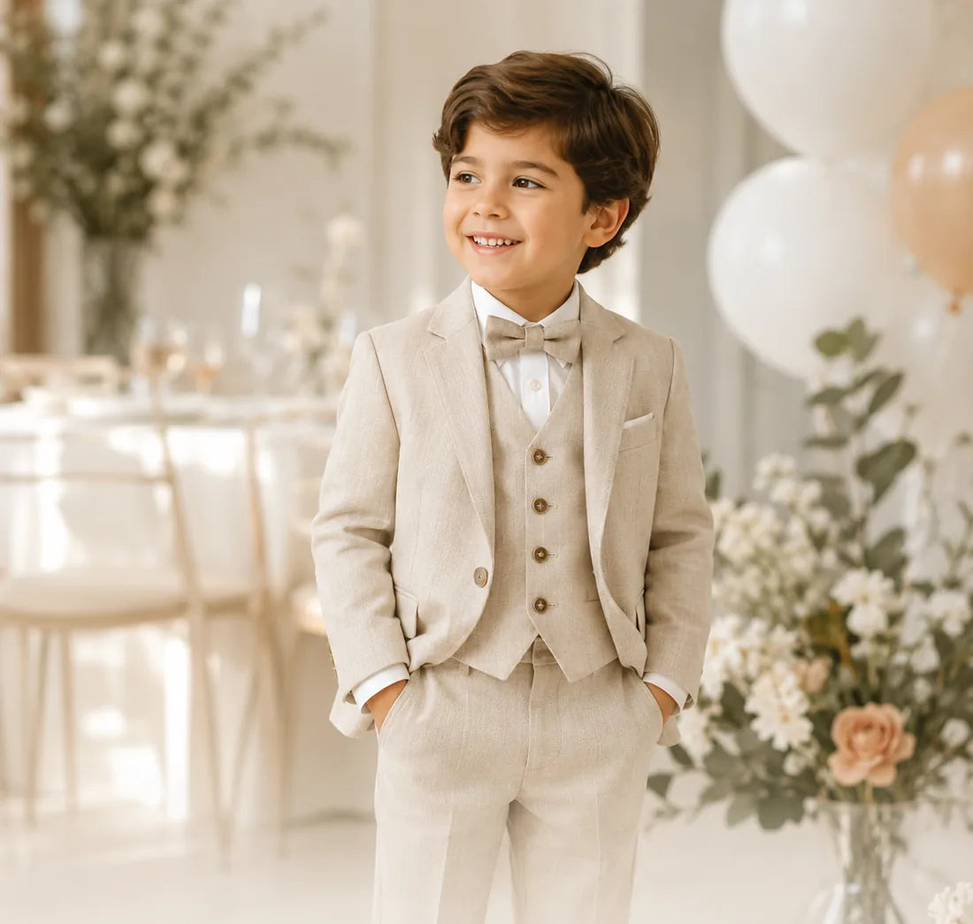 Niño con traje formal para Fiestas Patrias